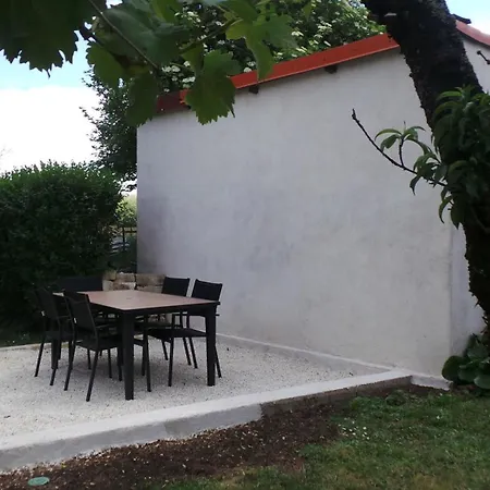 Dom wakacyjny Petite Maison Chaleureuse Les Nouillers